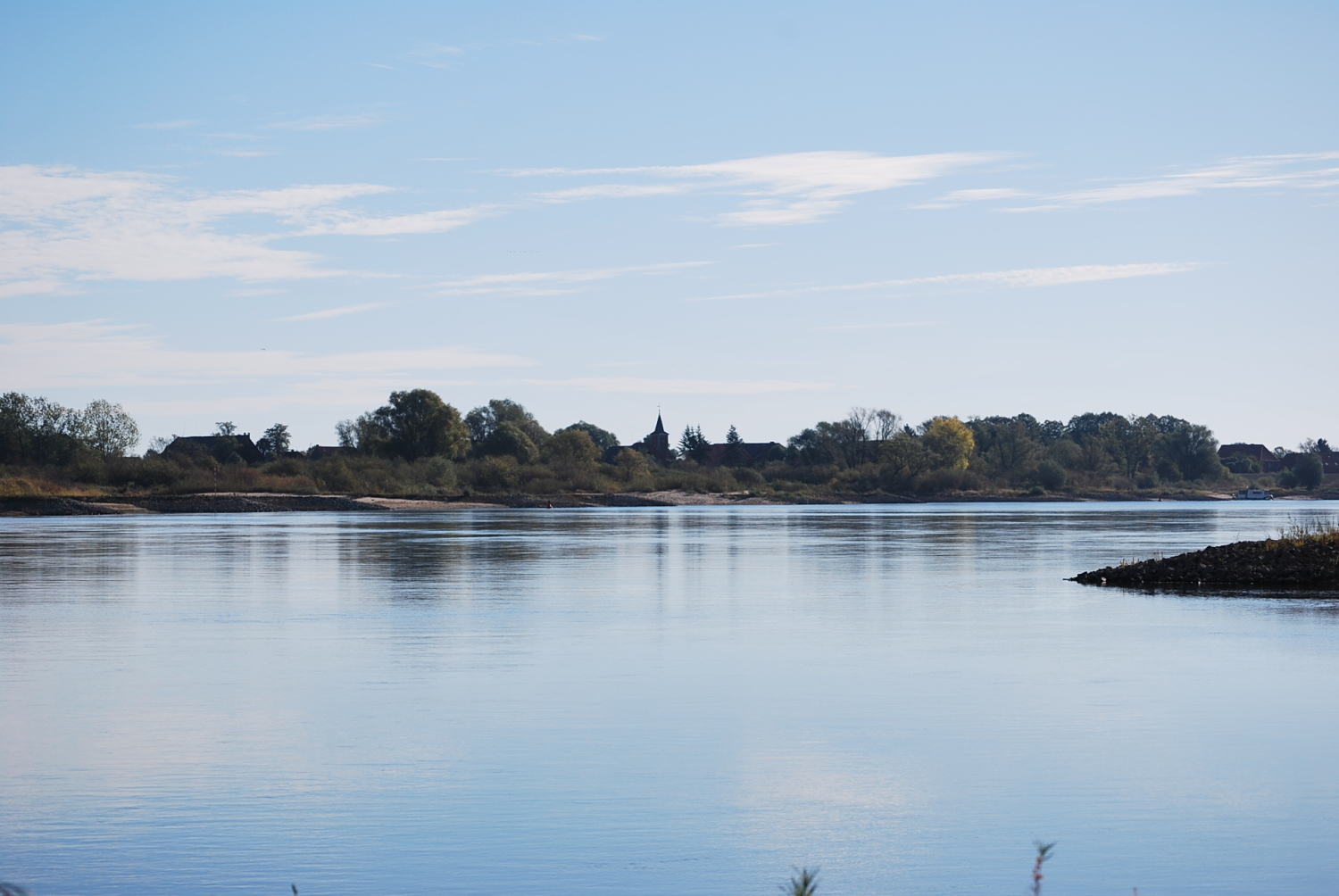 Blick über die Elbe nach Stiepelse.JPG