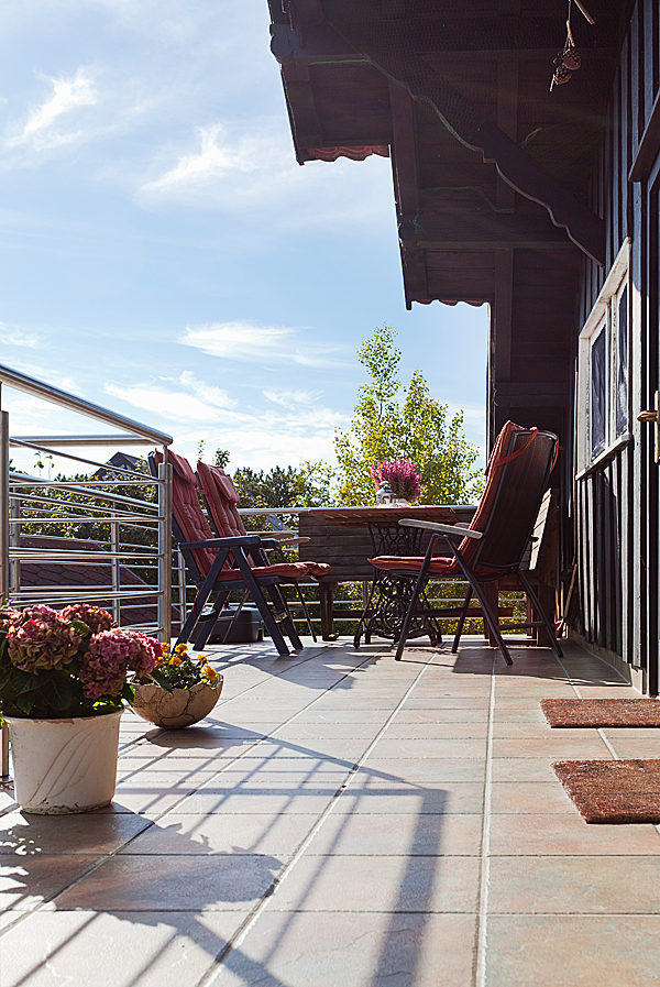 JS1410-573-a web.png