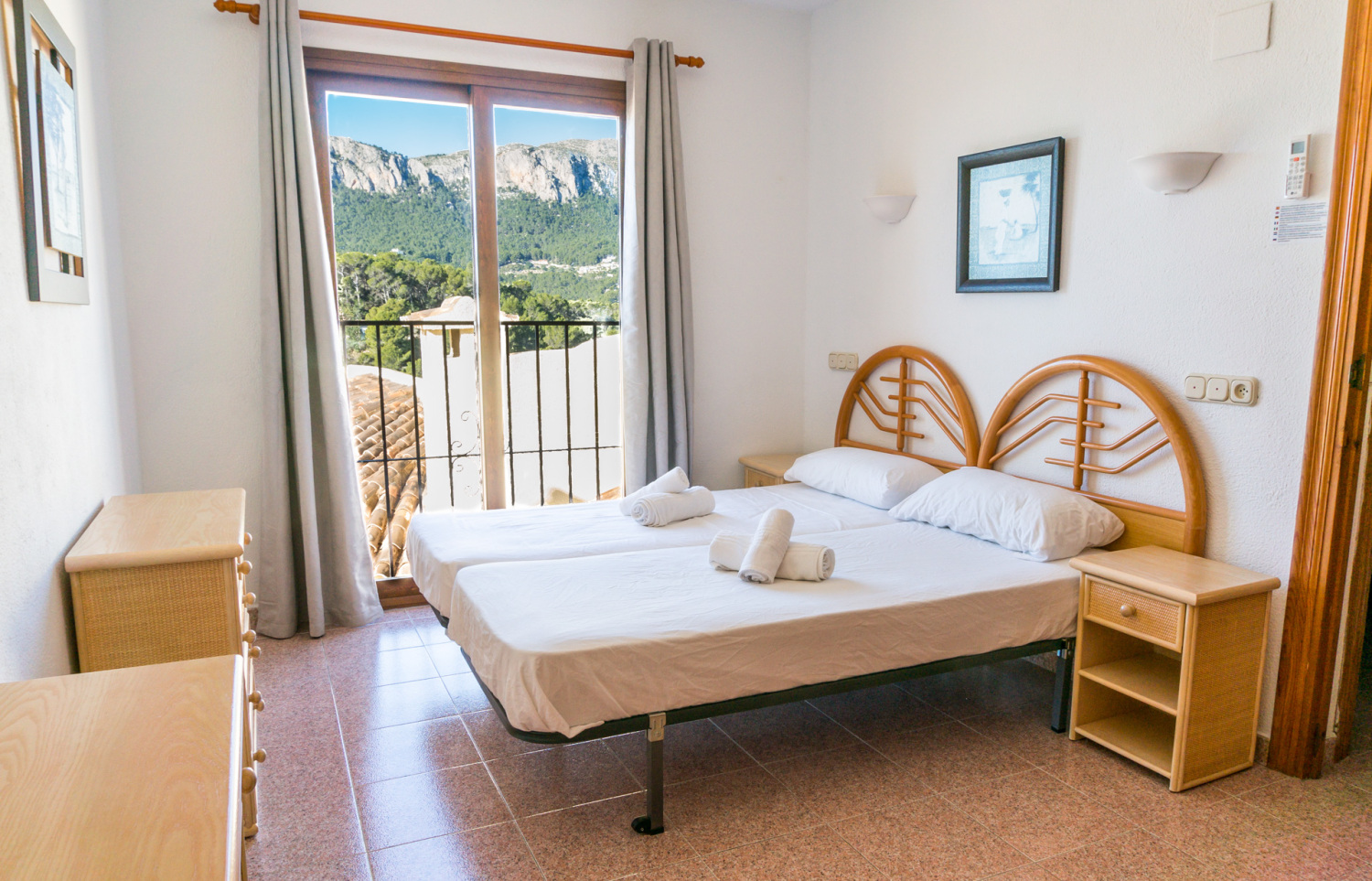 Rear apartment bedroom west.jpg