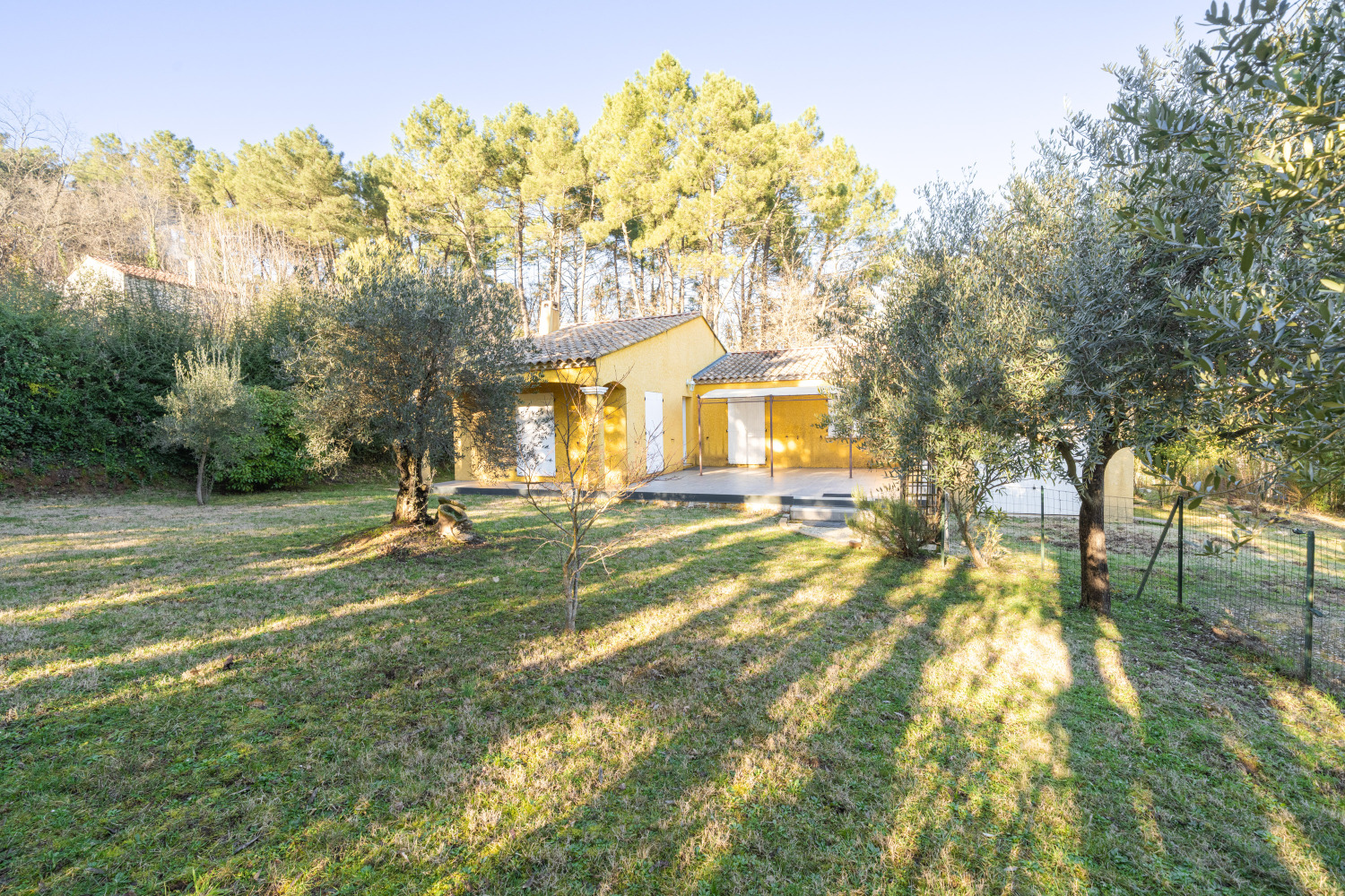 Ext Bréguiéres 3.JPG