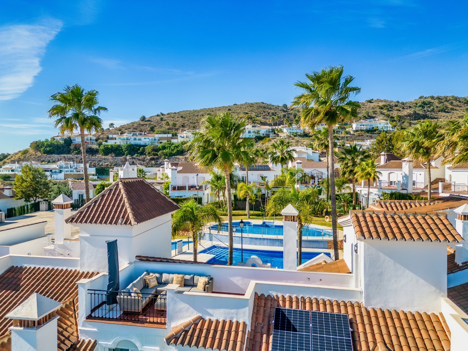 Roof Terrace Mountain view 1.jpg