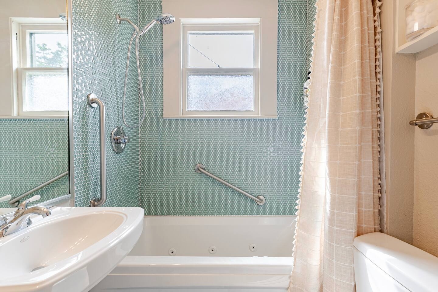 T3-11 Full Bathroom.jpeg