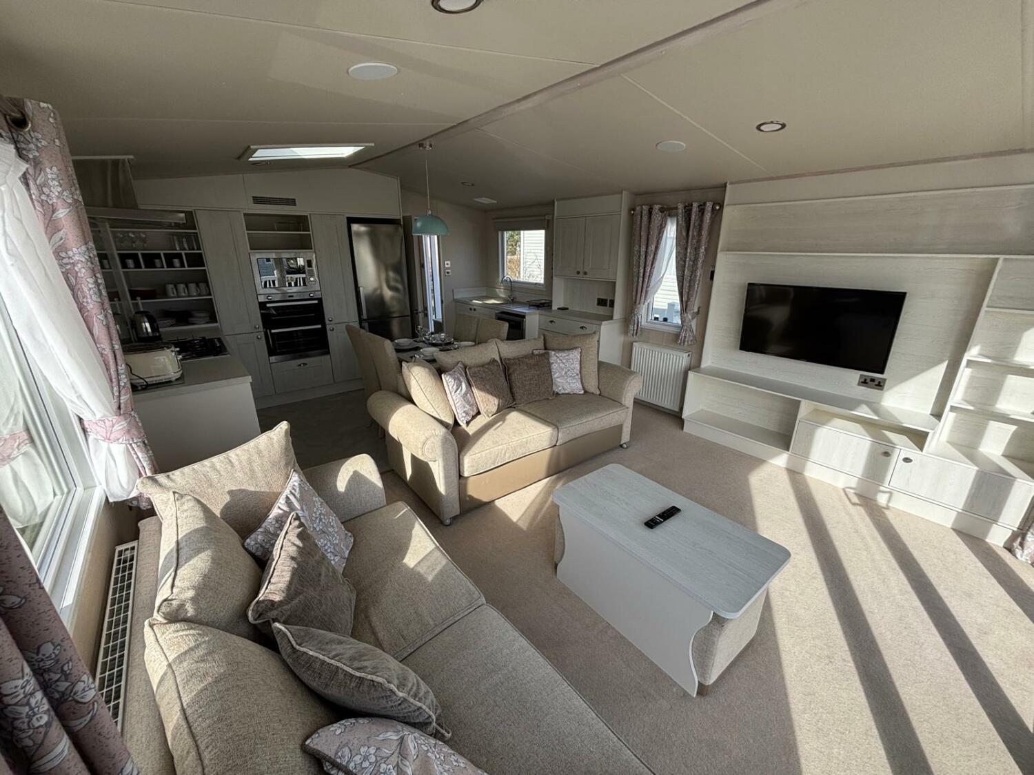 WhatsApp Image 2025-03-01 at 11.53.03_df8e37ee.jpg