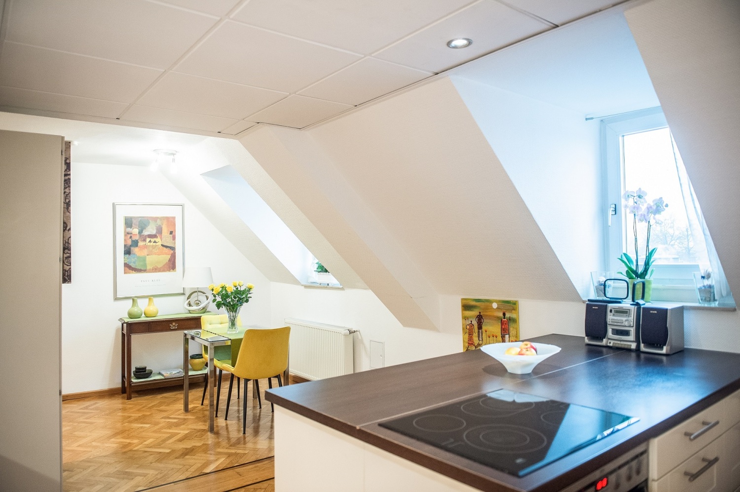 Eingangsbereich mit Essplatz 20221111-063 - Kopie.jpg