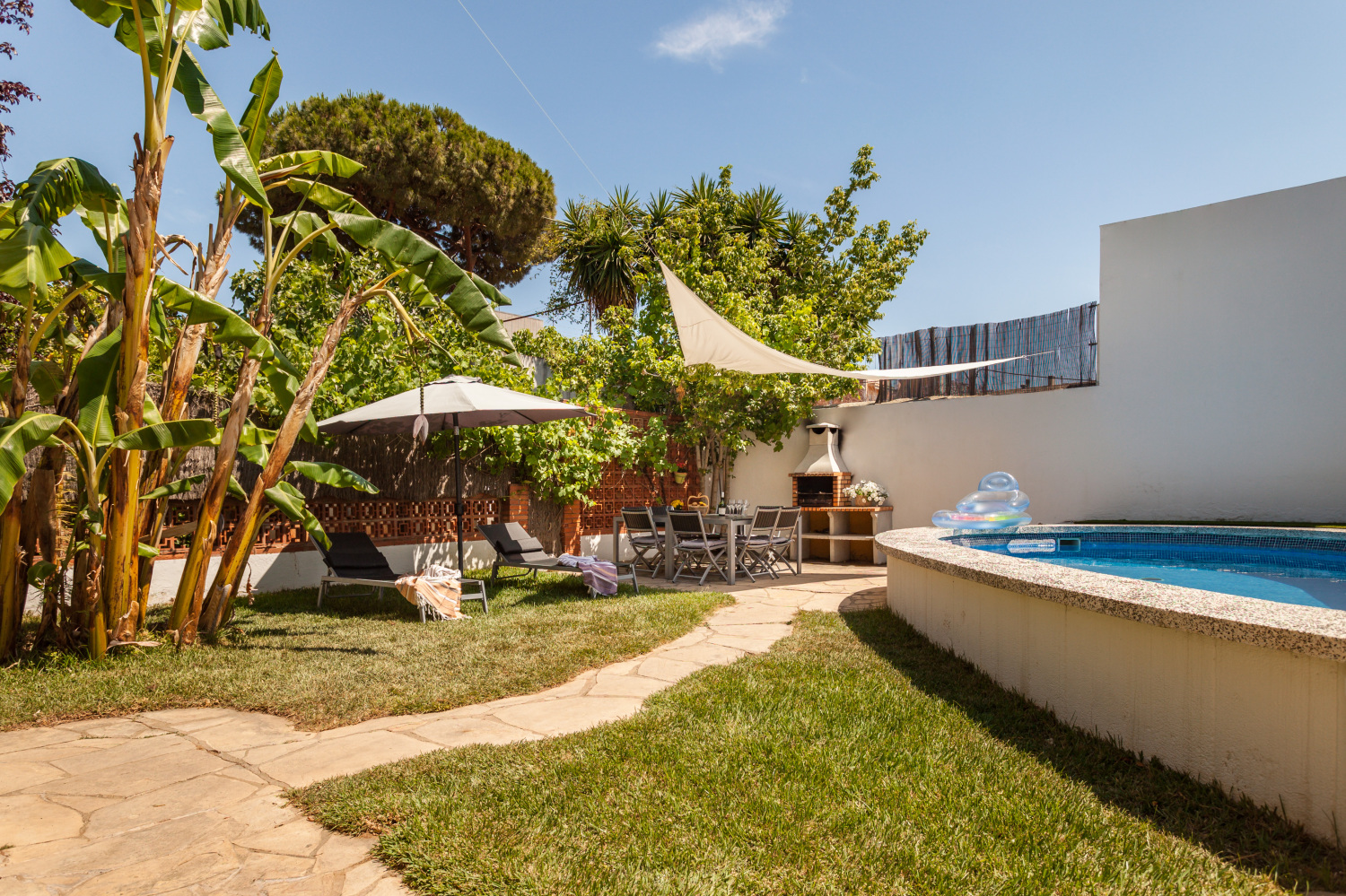 Toni Coll - Castelldefels - Passeig de la Marina 185 - L - 01.jpg