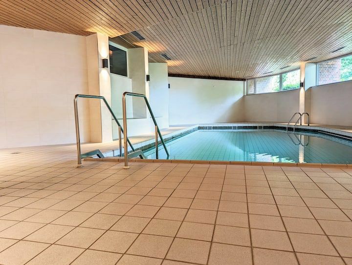 Foto 20 Schwimmbad 2.jpg