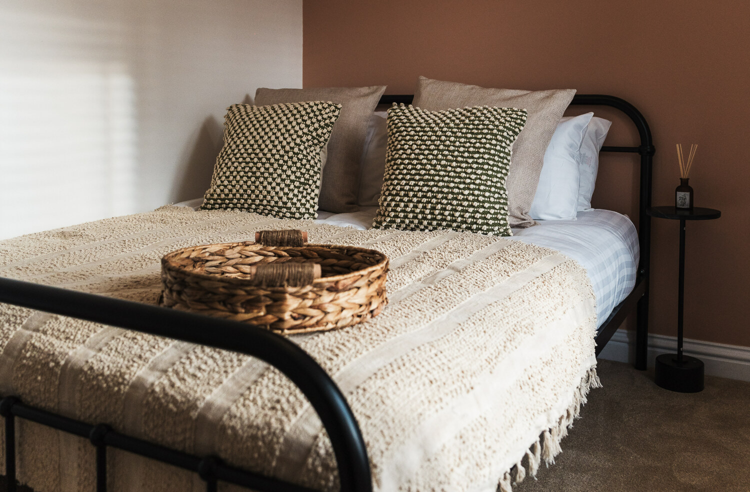 2 Wych Cottage - Pink Bedroom 1 - Landscape.jpeg