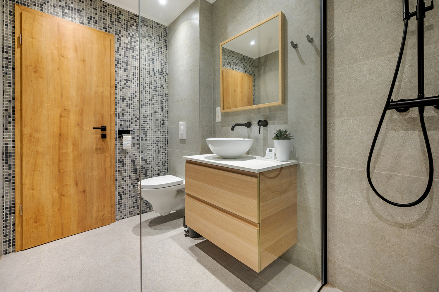 LROOur-10-01 (18).jpg