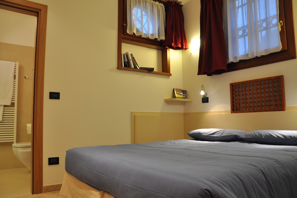 adriabella casa sanboldo appartamento manin 06 interni camera letto.jpg