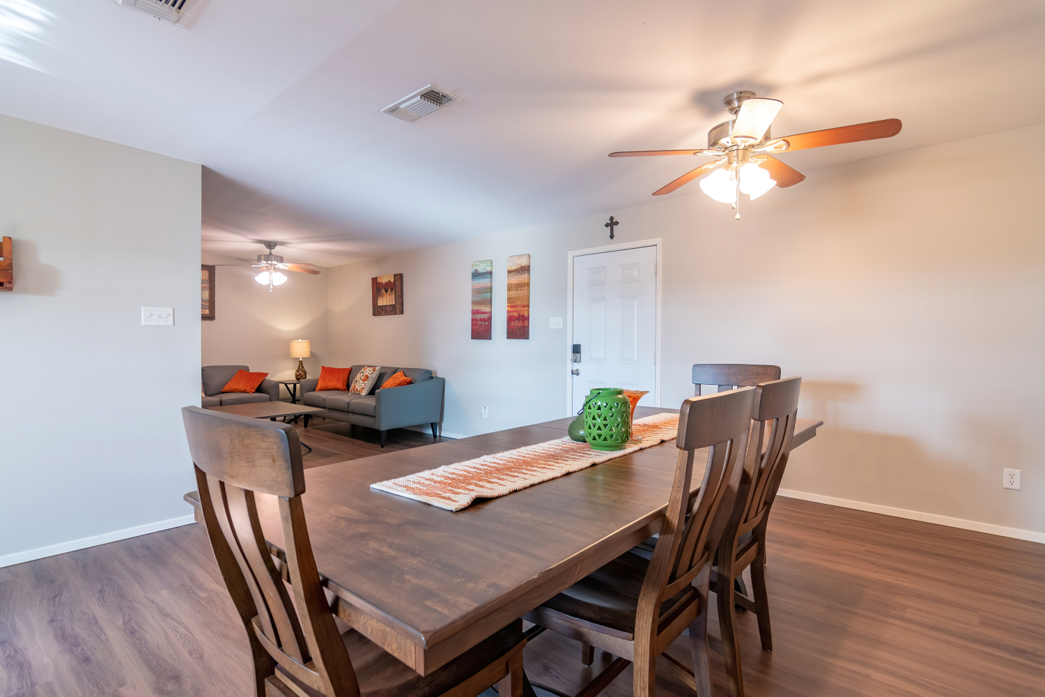 111Robinson-Unit B-002.jpg