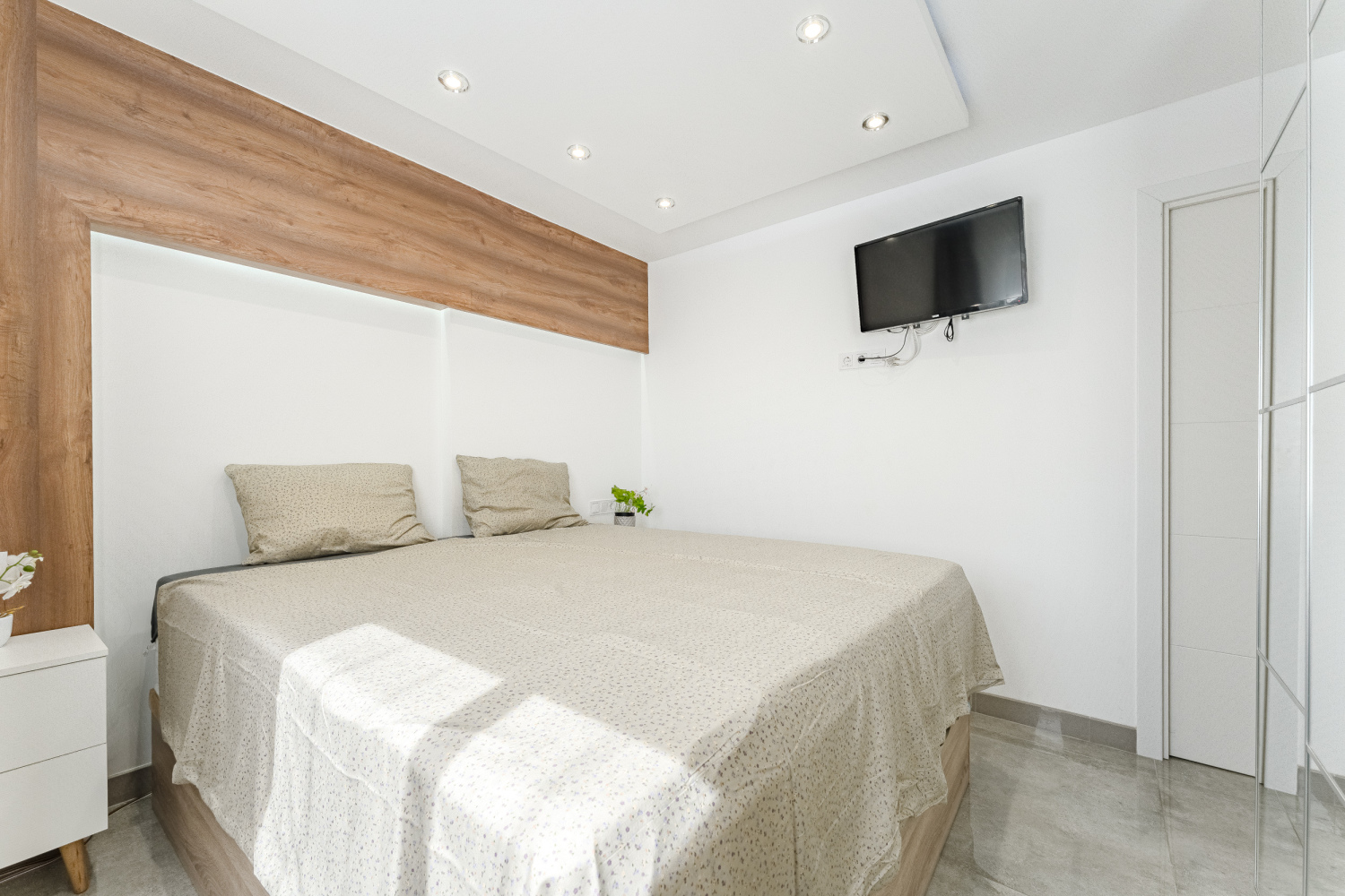 20241025 - OA15 - Ermantovich - Los Cristianos - F+10detalles-3.jpg