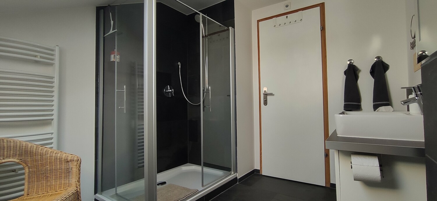 große Dusche.jpg