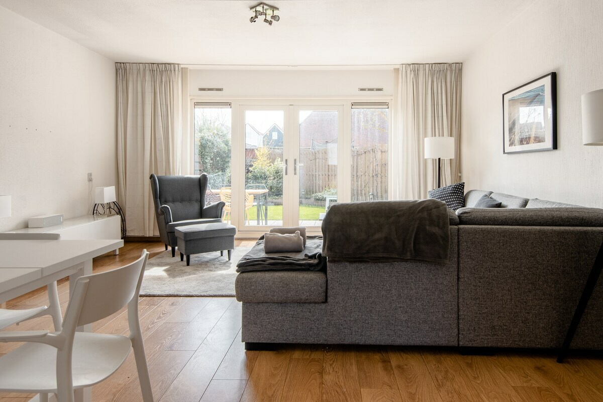 Kruiszwin 1108 Living Room 03.jpeg