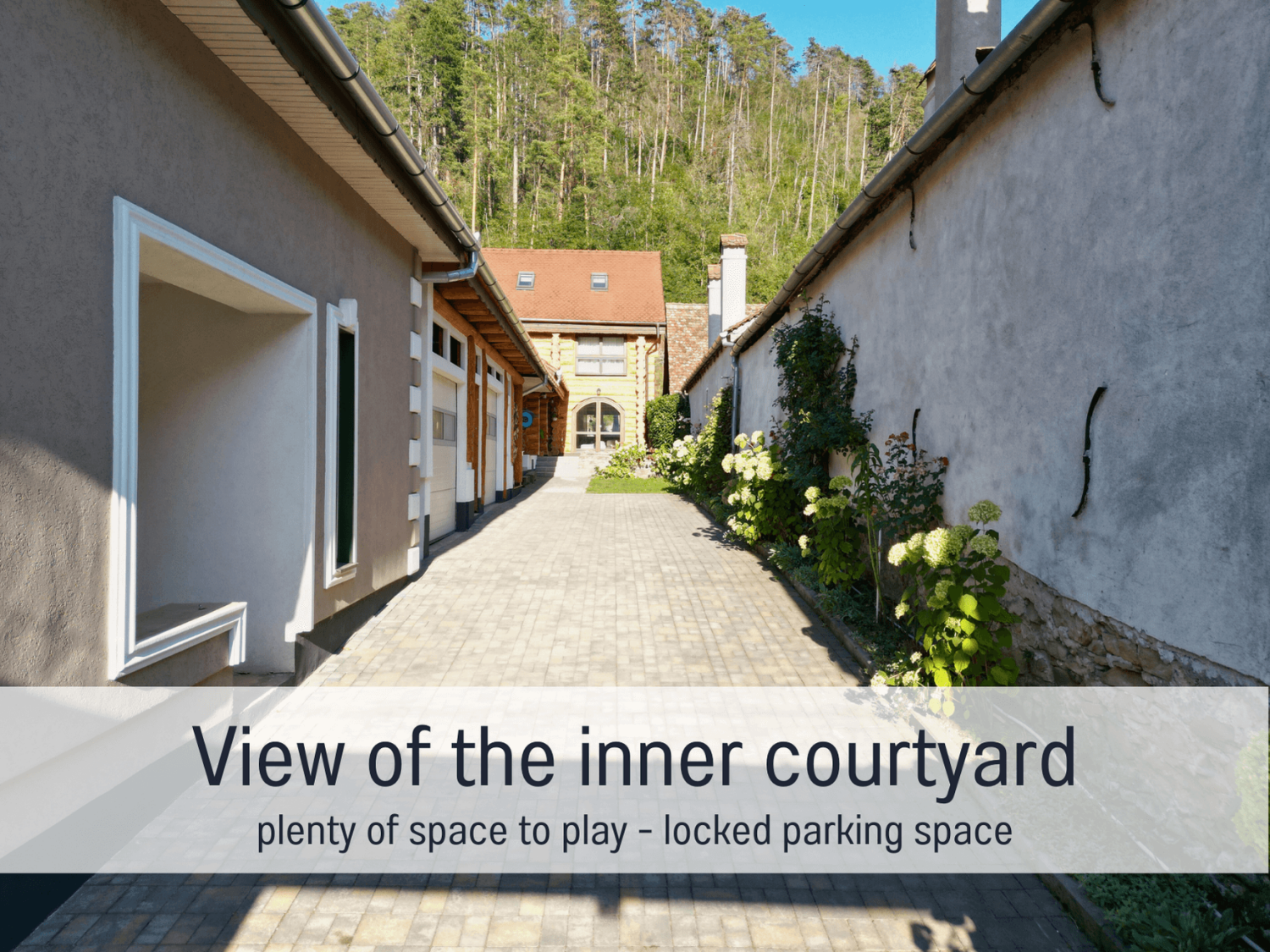 Blockhaus Malmkrog_View of the inner courtyard_2.png