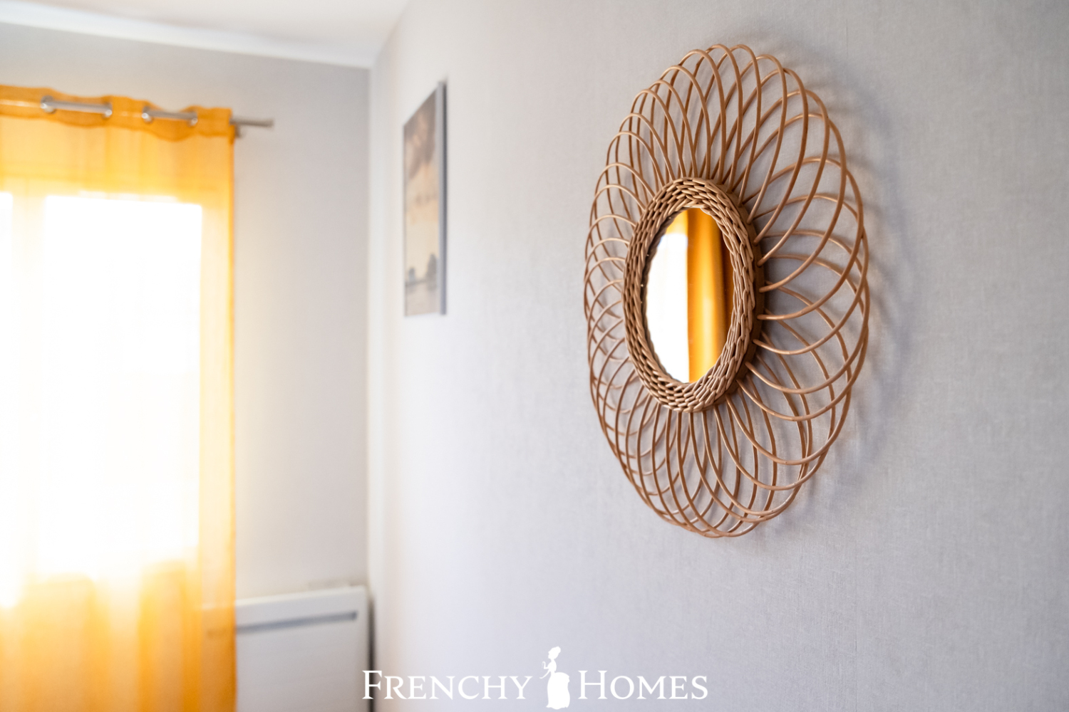 FrenchyHomes24Logo-117.jpg