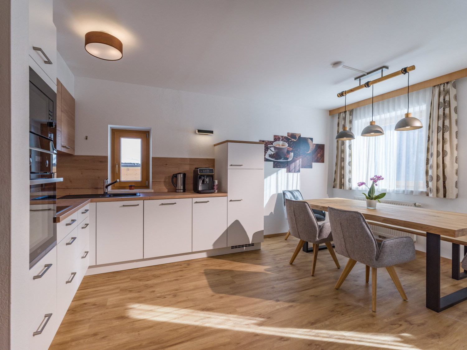 Wohnung  3 Wohnküche.jpg