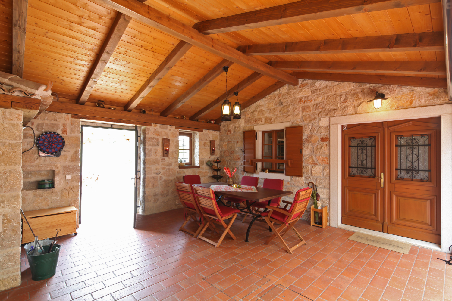 V.Vallis cortiyard9867.jpg