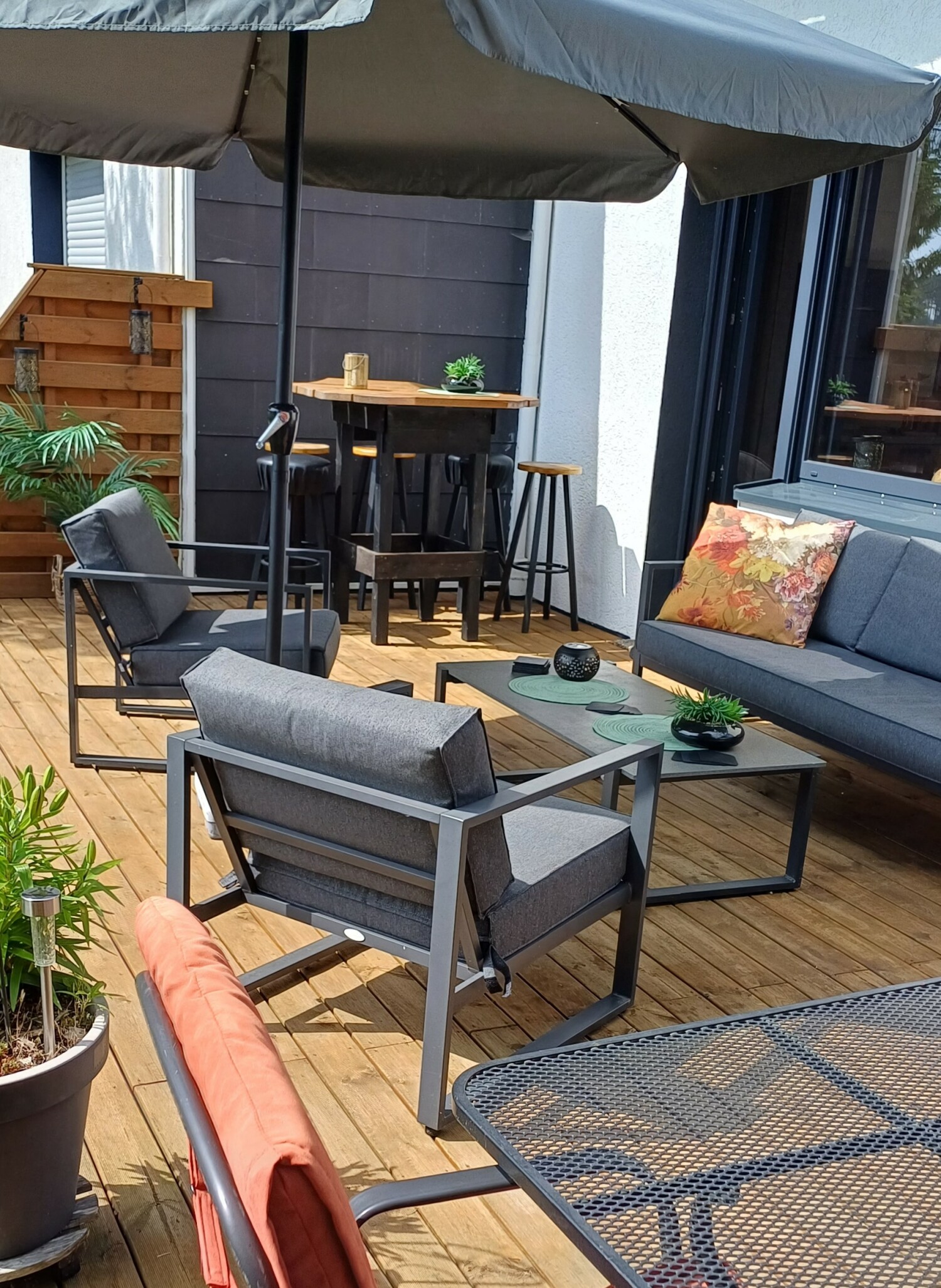 Fennies Hütte Terasse.jpeg