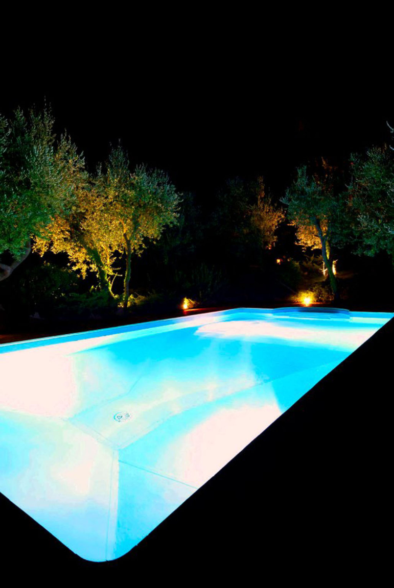 piscina notte.png