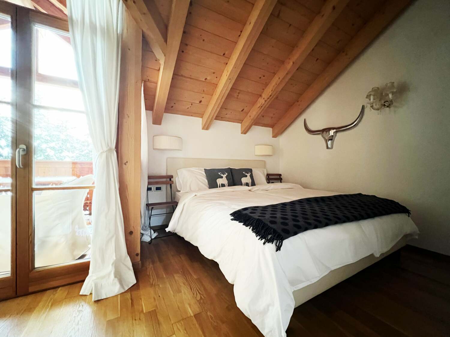 209_guest room-min.jpg