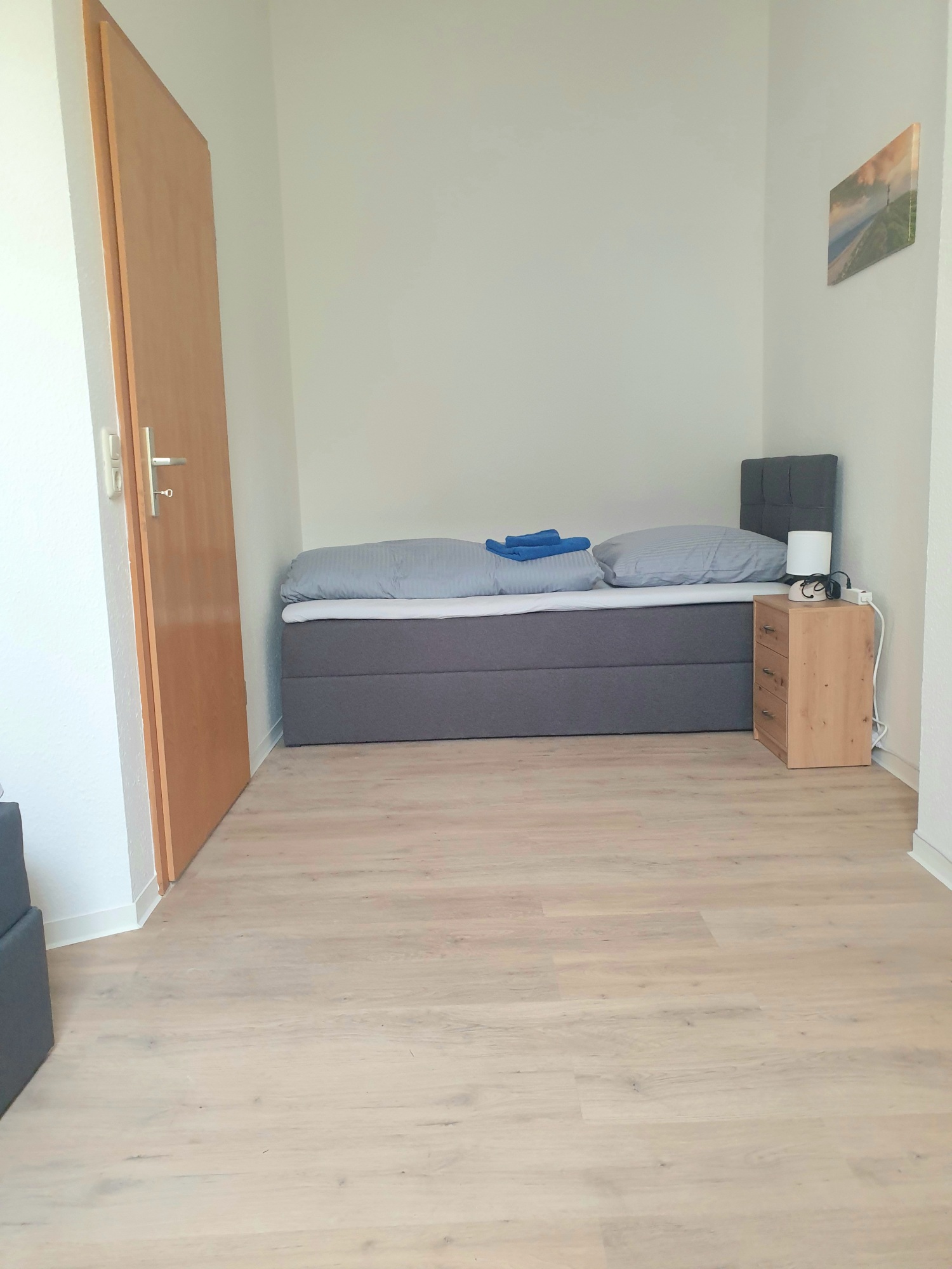 2. Bett Schlafzimmer 1.jpg