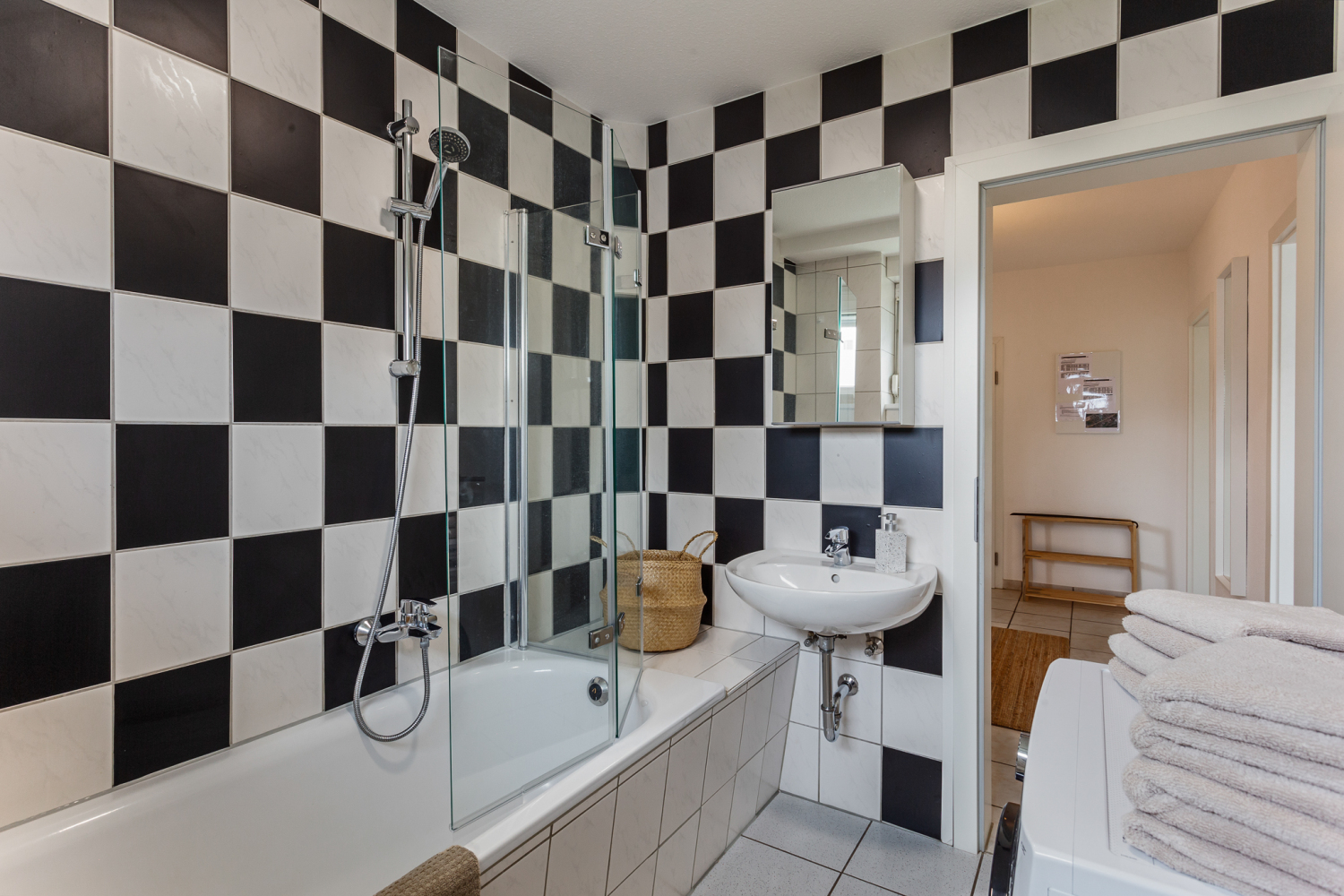 240505 low res-07.jpg