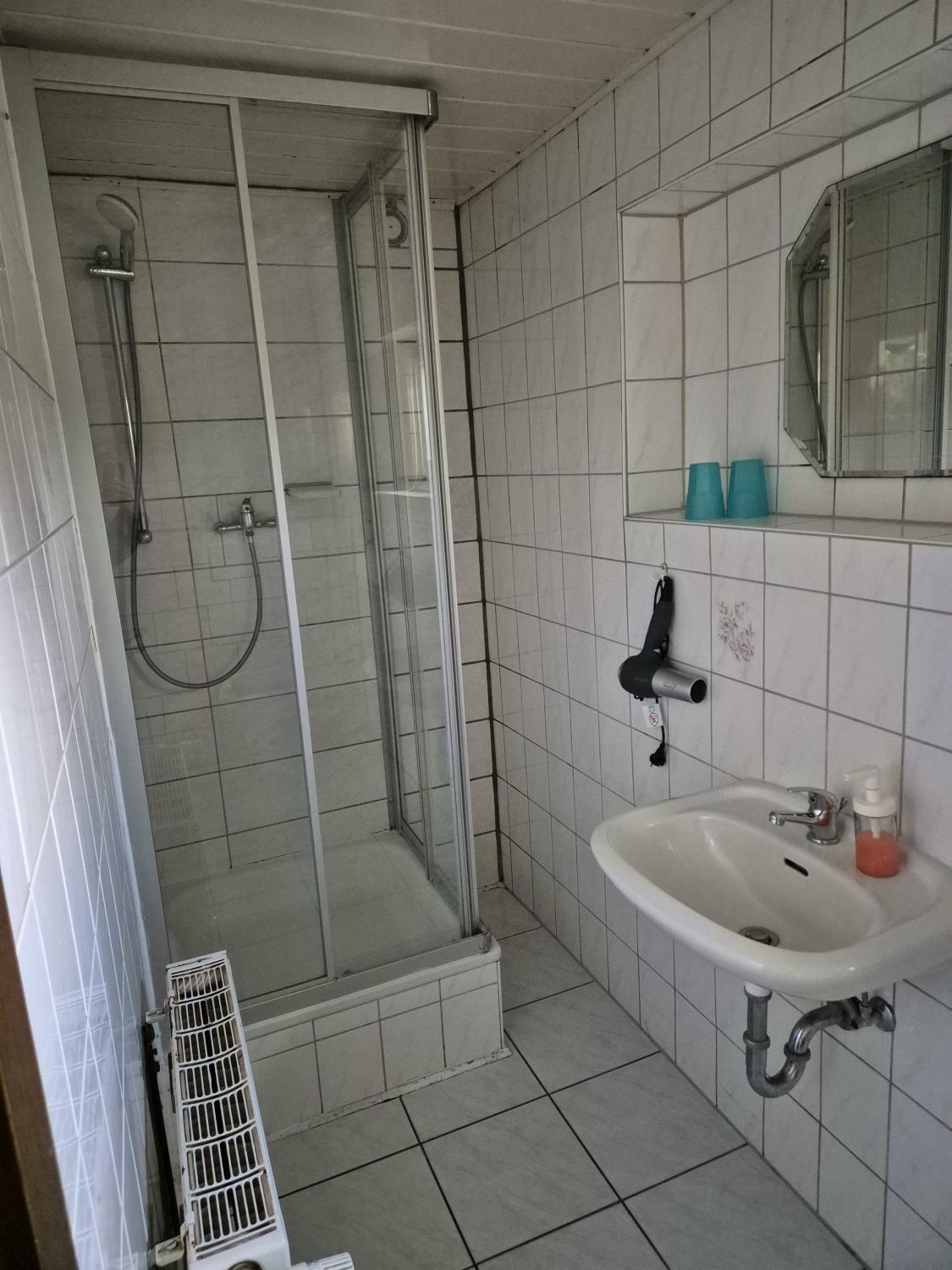 Bad Zimmer 6 (2).jpg