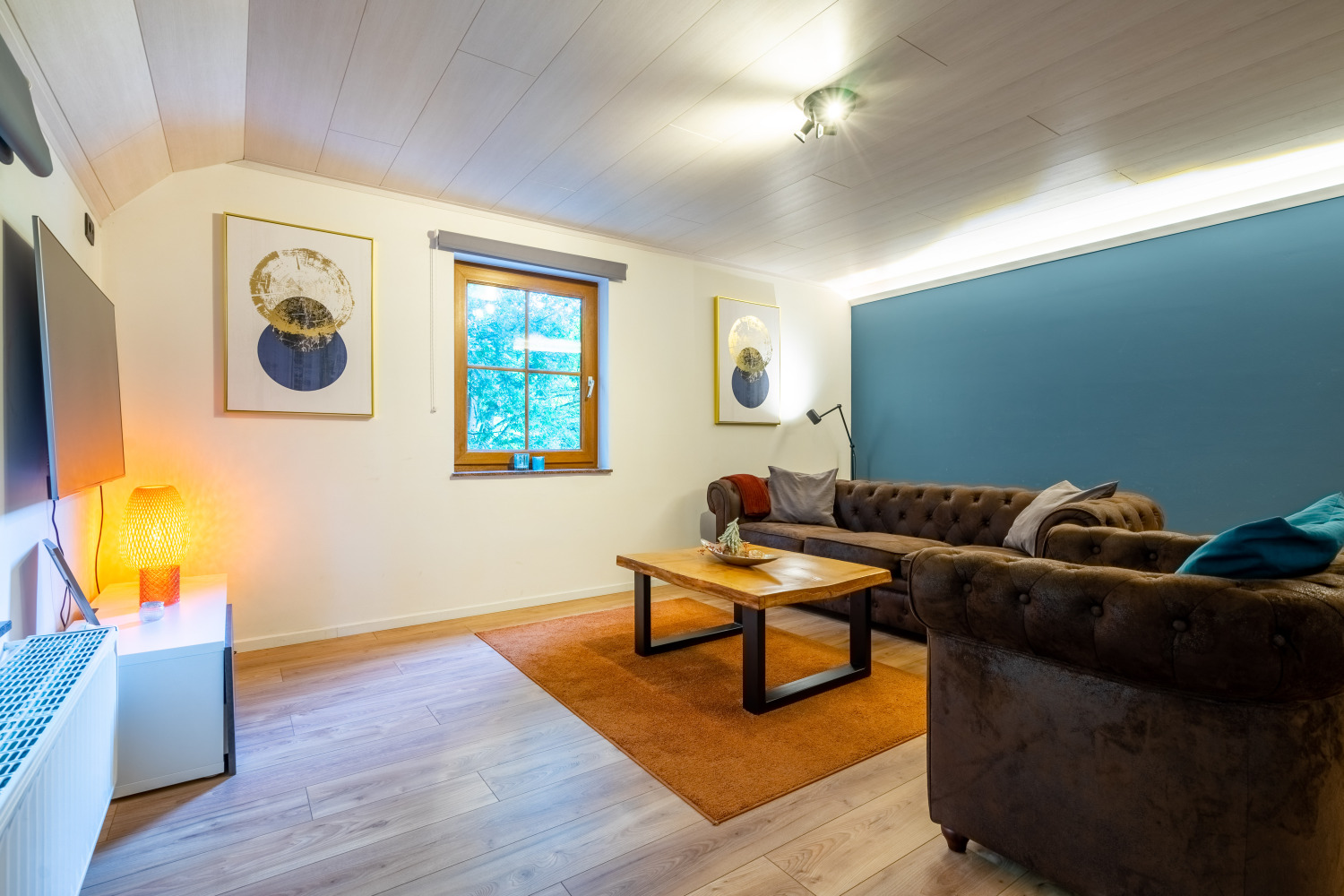 Bills Lodge Web--4.jpg