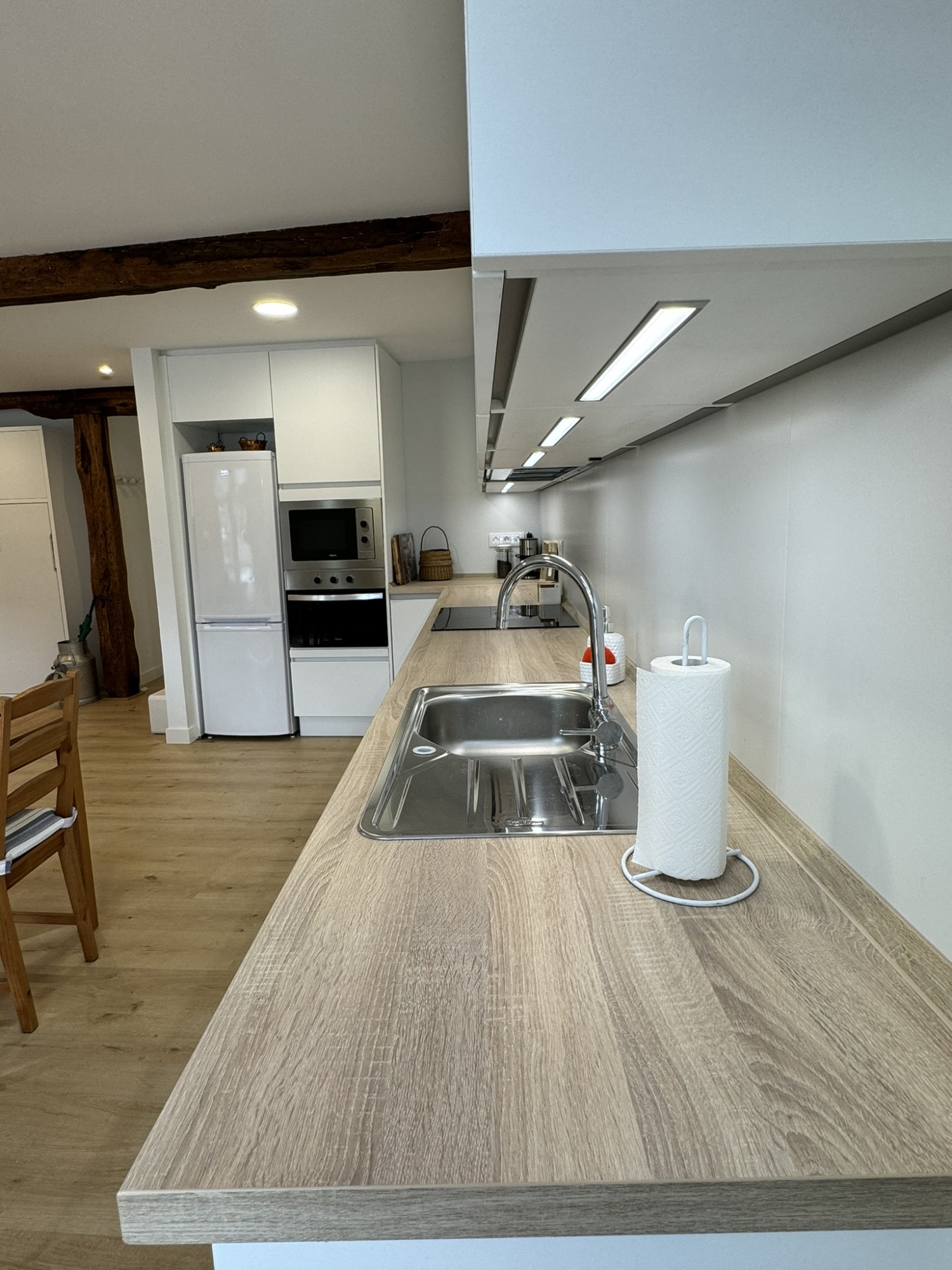 AIJO cocina vista lateral2.jpeg