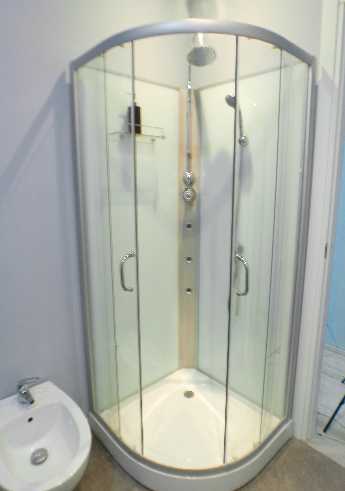 bagno 2 doccia idromassaggio.png