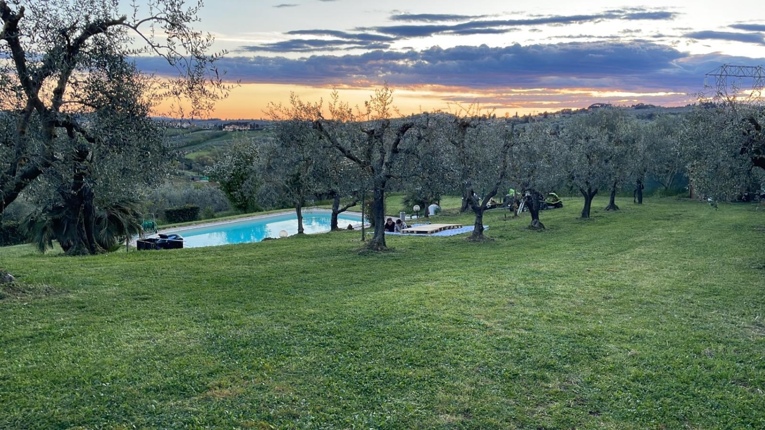 vista piscina al tramonto.JPG