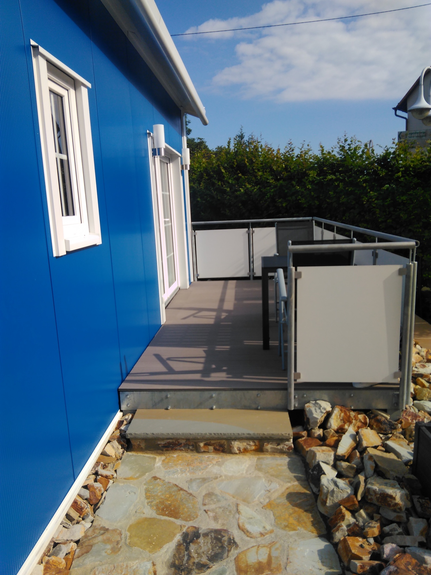 Blau Sommer 2022 (1).jpg