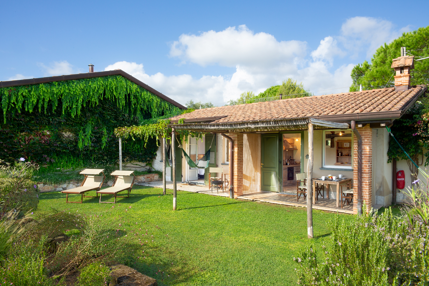 09 Nocciola Garden.jpg