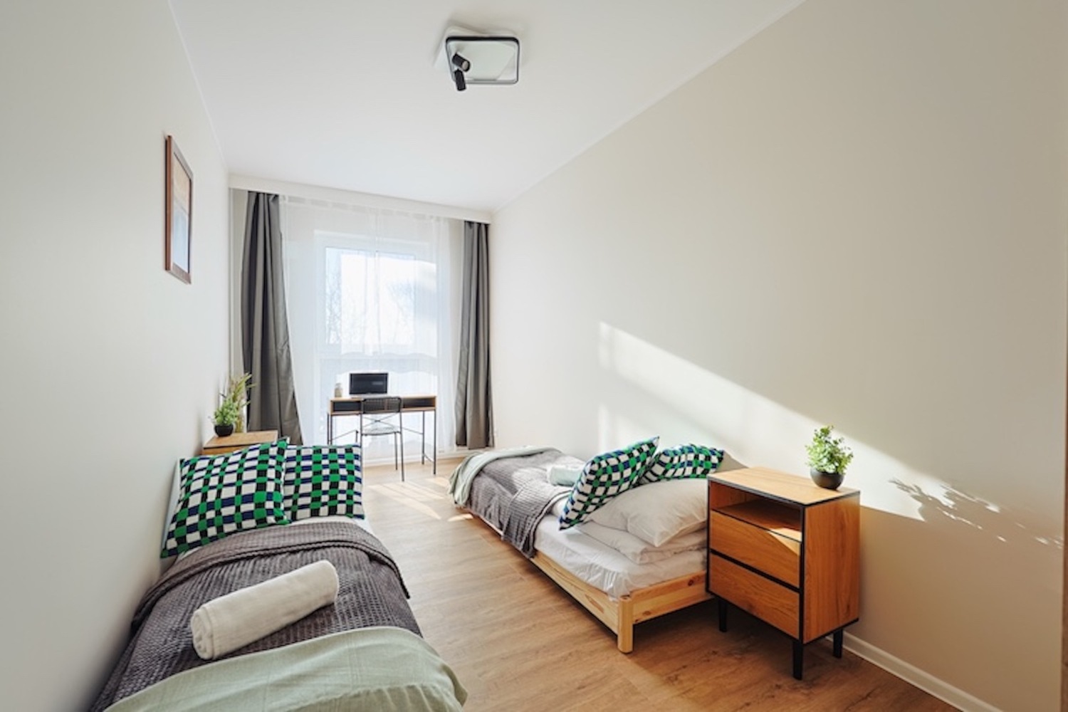 podwójna sypialnia blisko atlas areny.jpg