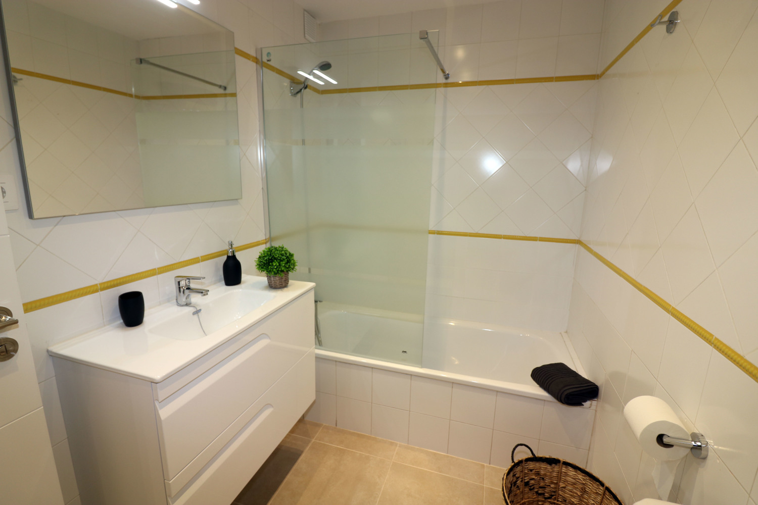 bany groc foto 1_2.jpg