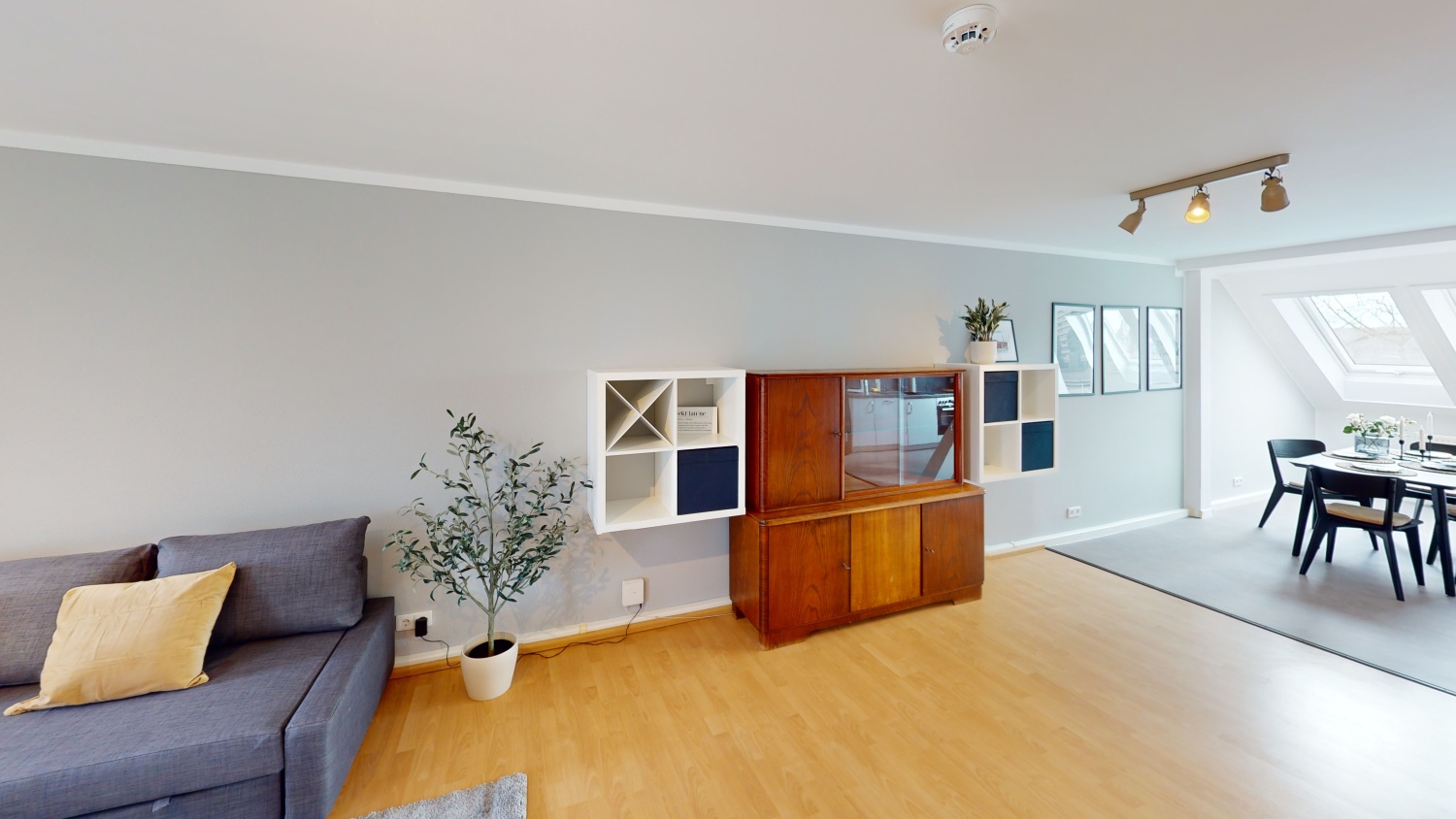 Barbarossastr. 35 Wohnzimmer Detail.jpg