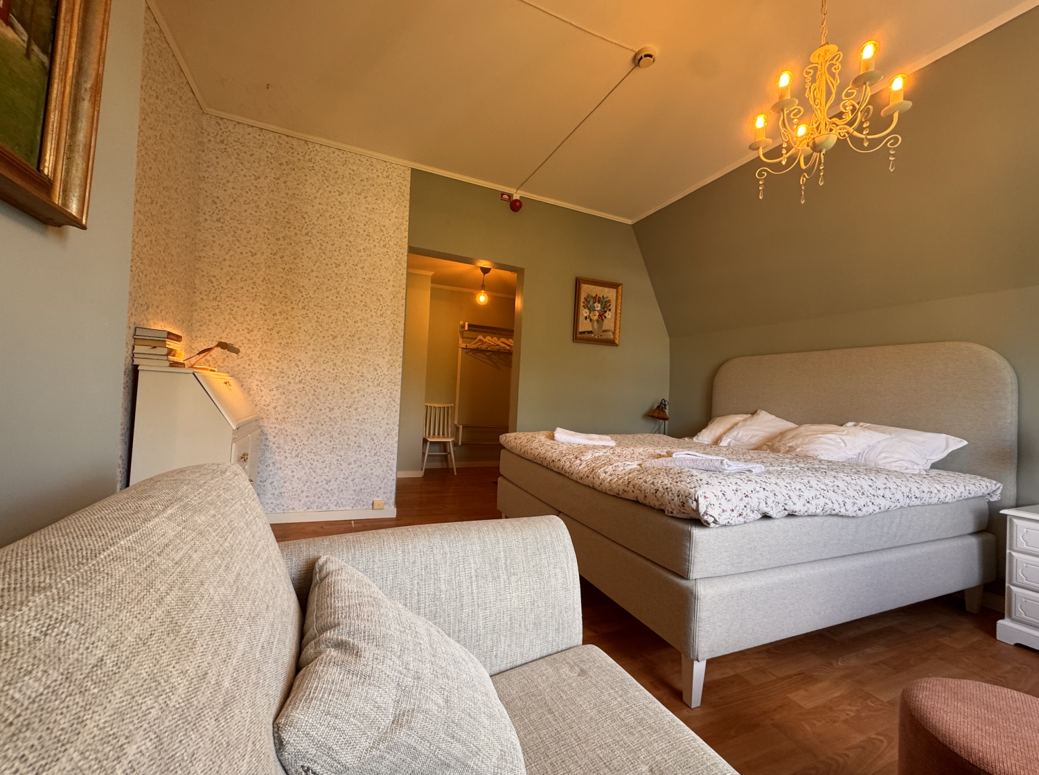 Animskogs Kyrkskola Apartment Björk - Room Bed.png