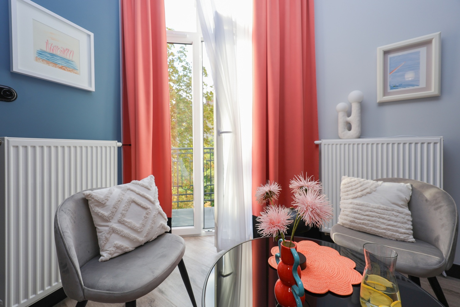 balkon widok na zieleń kolory airbnb twójgospodarz booking.jpg