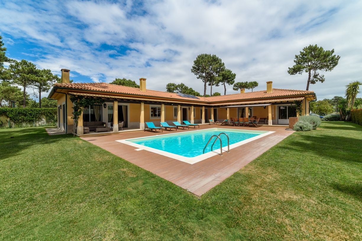 Lisbon Beach Villas Villa 18 Lovely 4 bedroom holiday villa in golf