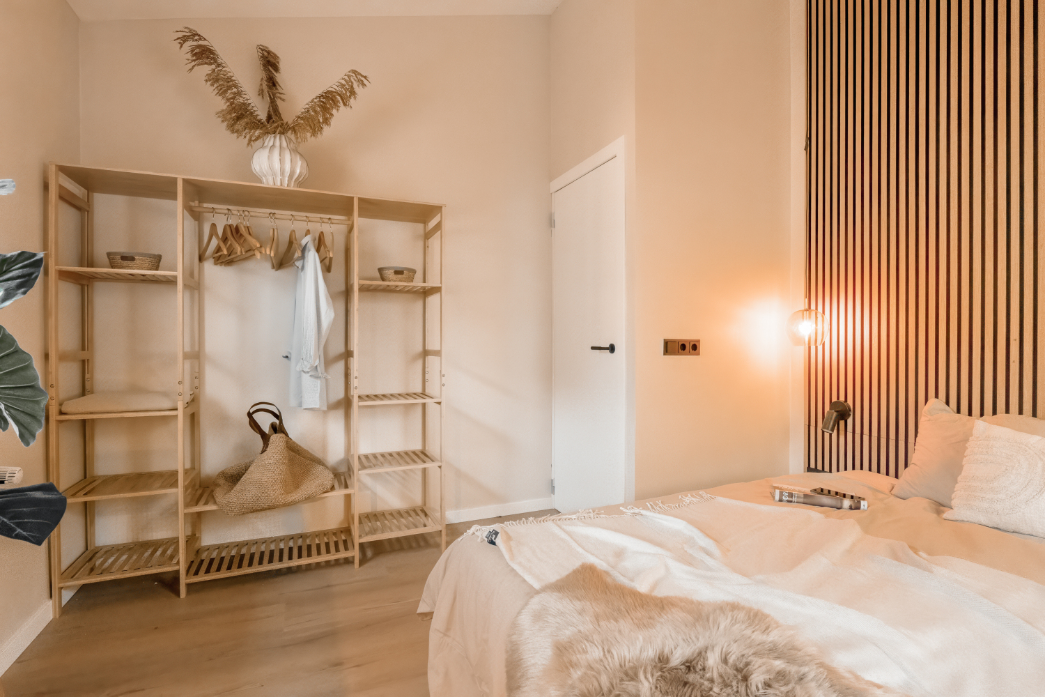 Mamooi - Schlafzimmer 2 mit Kingsize Bett.jpg