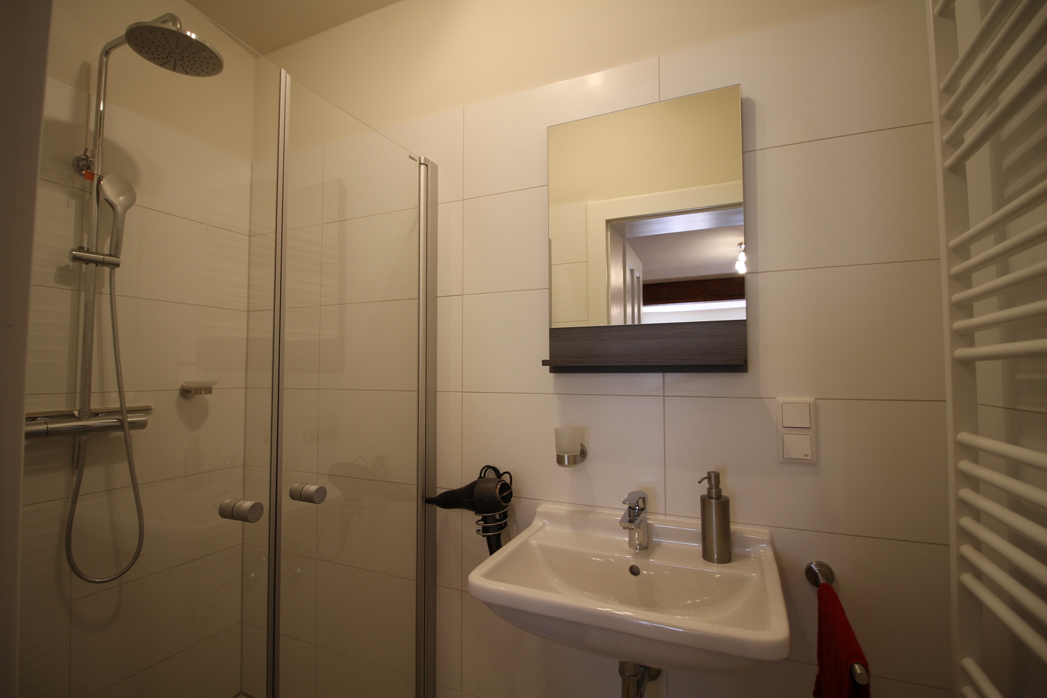 14. Das zweite Badezimmer 2019_06_17_1163.JPG