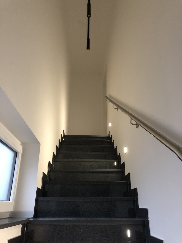 25 DG1 Treppe.jpg