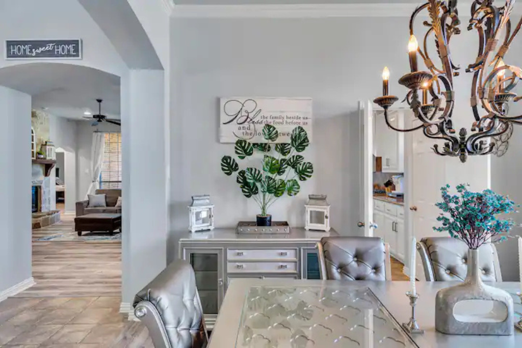 Larreta Airbnb pics  (12).png