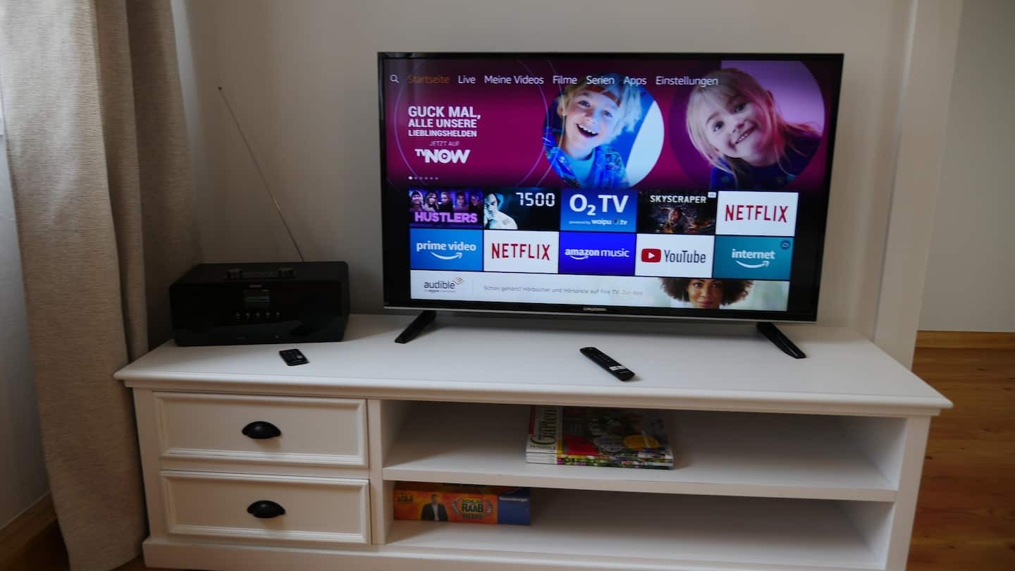 Smart-TV und Musikanlage.jpeg