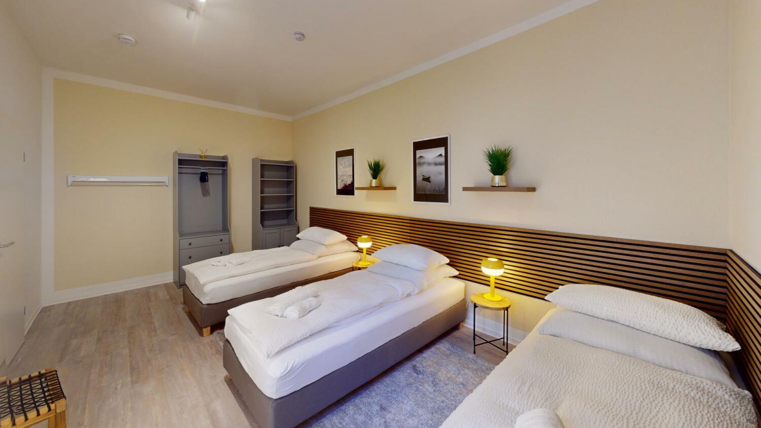 CozyHome-Apartment-FiftyOne04-Bedroom 2.jpg