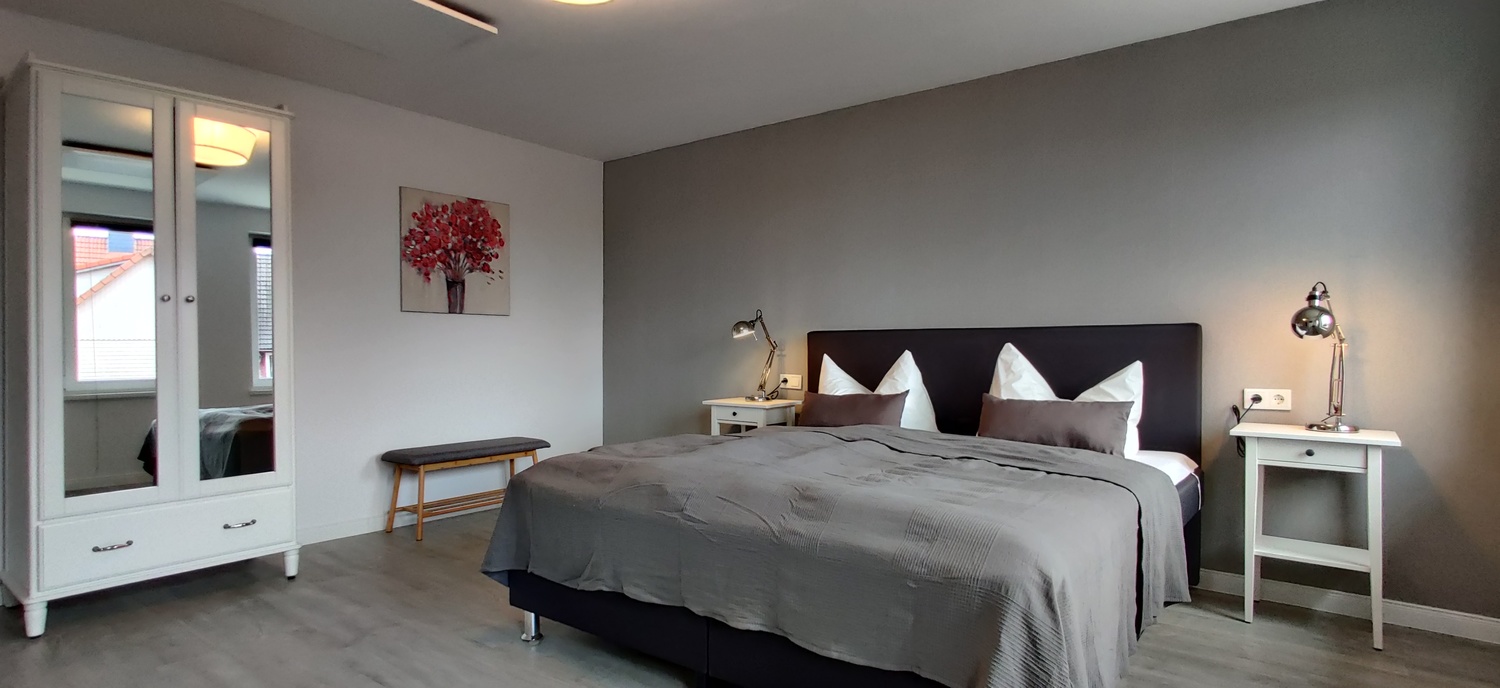 1.OG Schlafzimmer 3.jpg