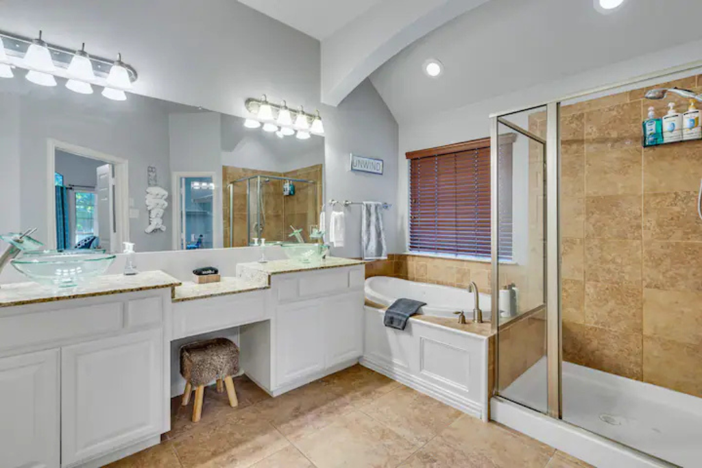 Larreta Airbnb pics .png