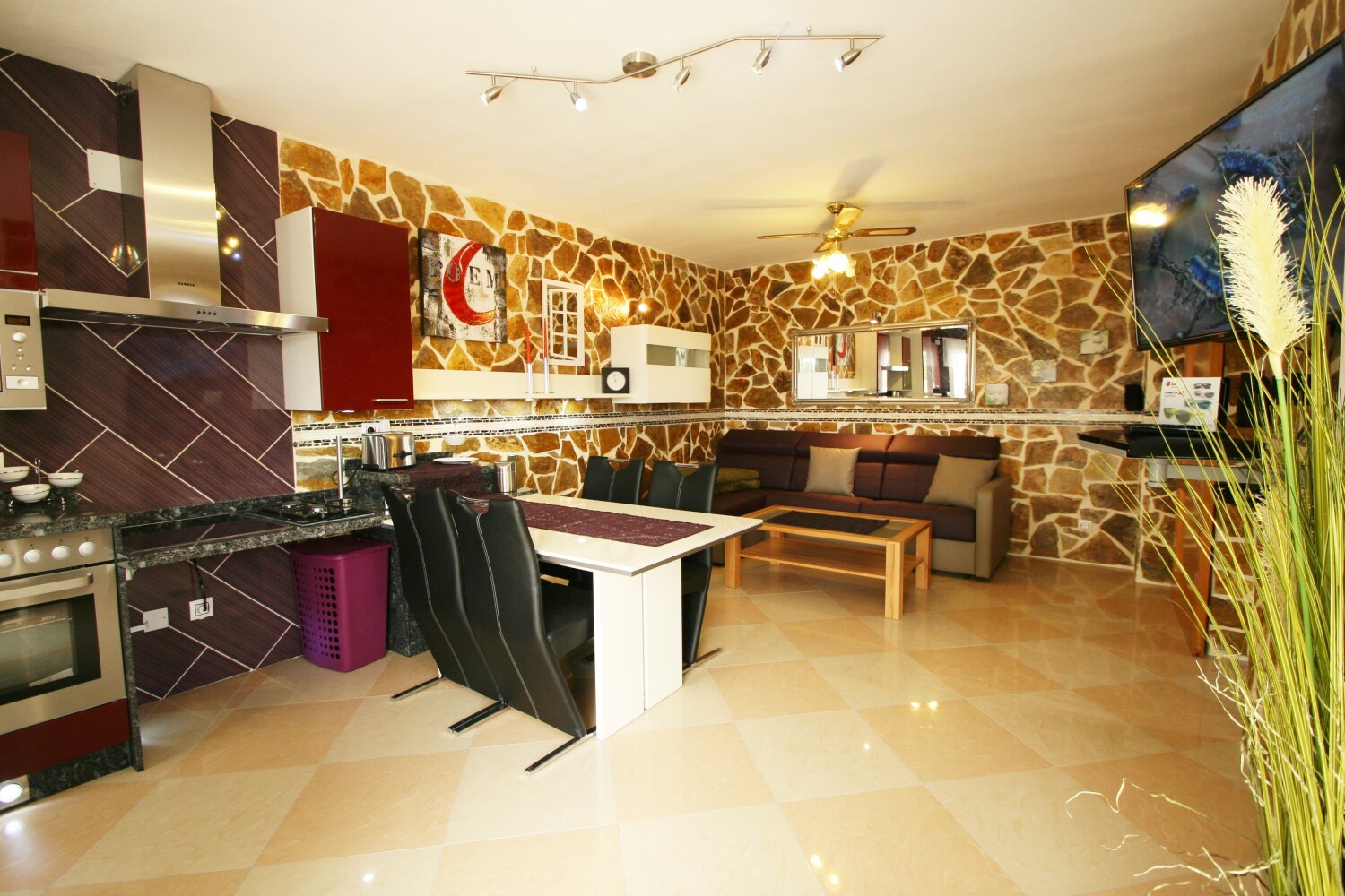 Körbchen Wohnstudio Küche unterfahrbar.JPG