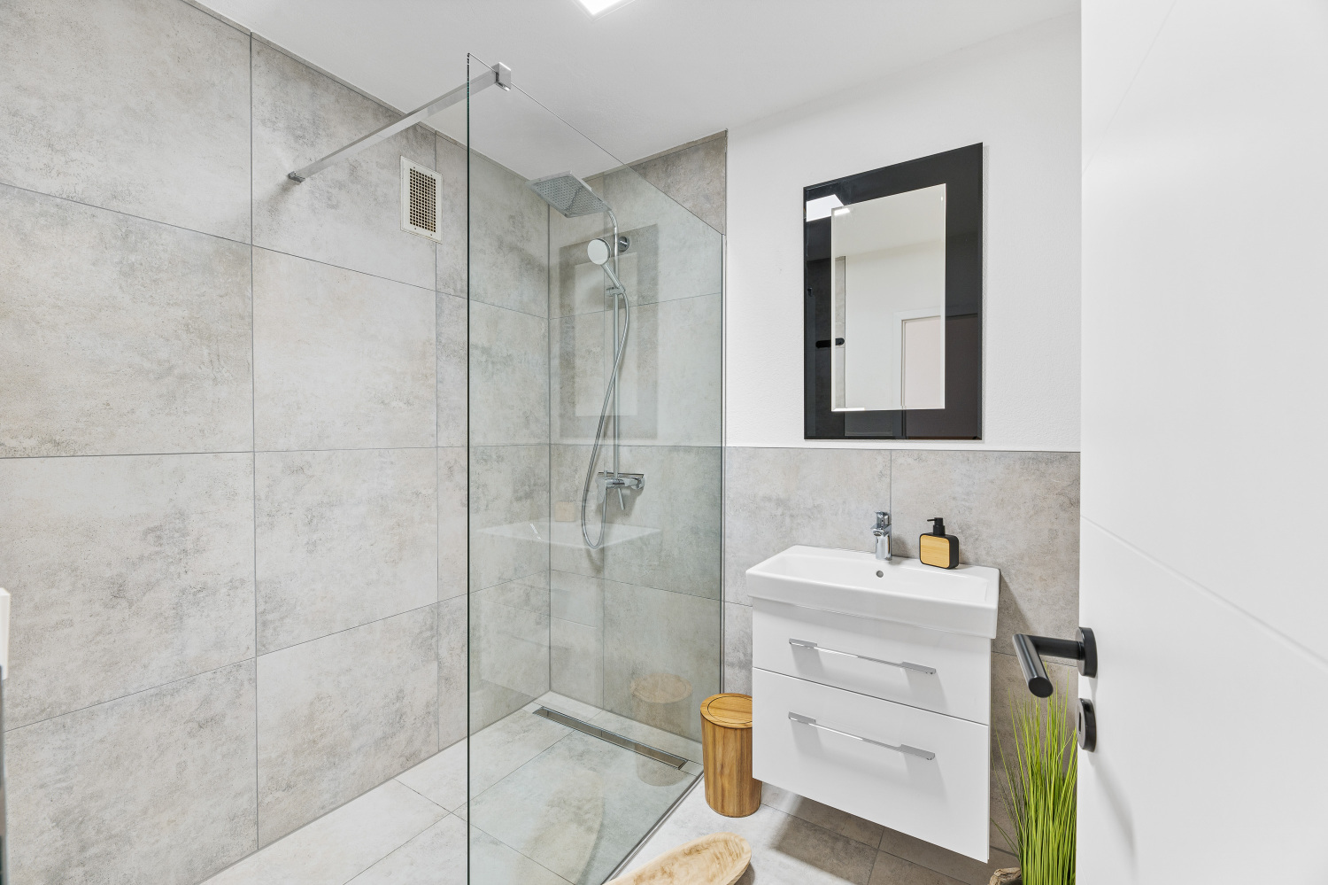 49 ak-202401221706020328_6218_1.jpg