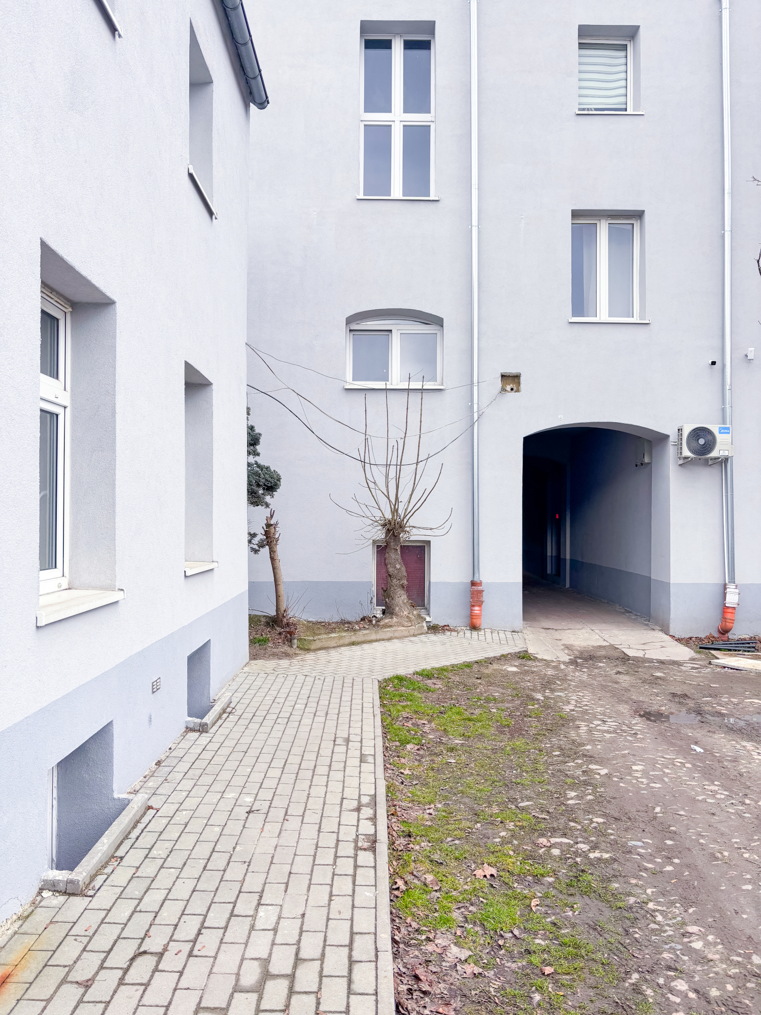 wjazd do budynkklatka schodowa nawrot 55a-04b.jpg